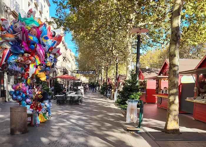 Superbe Batisse De Caractere, Coeur De Ville